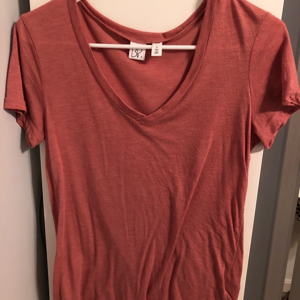 V-neck tee